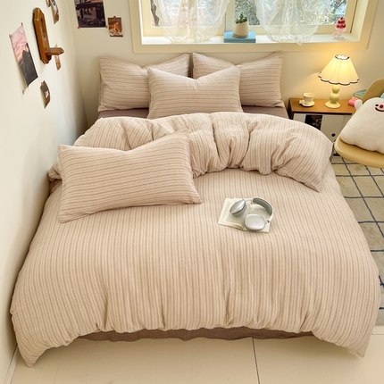 91家纺网 家纺一手货源 找家纺 艾咪-Amy ntmy 2025新款条纹款全棉双层皱皱纱四件套 小半粉米