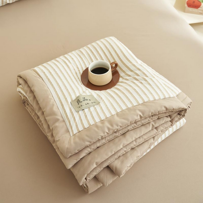 91家纺网 家纺一手货源 找家纺 子由家居 2025新款色织条纹提花大豆夏被四件套 色织条纹-浅驼