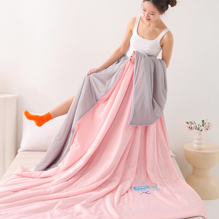 91家纺网 家纺一手货源 找家纺 优布加2025新款亲肤舒适凉感丝夏被夏凉被空调被 冰凉粉灰