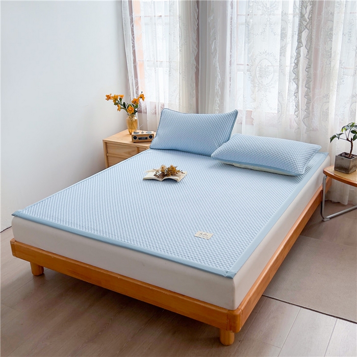 91家纺网 家纺一手货源 找家纺 喜居 2025新款无印风豆豆席宽边平席冰豆豆凉豆豆凉席 海盐蓝