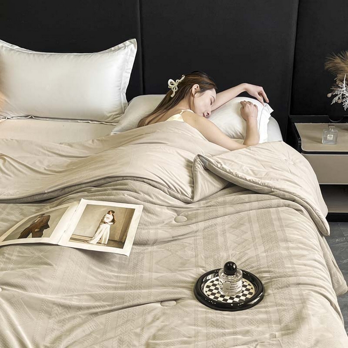 91家纺网 家纺一手货源 找家纺 子由家居 2025新款凉感丝浮雕提花大豆夏被被子被芯 菱形纹-香槟