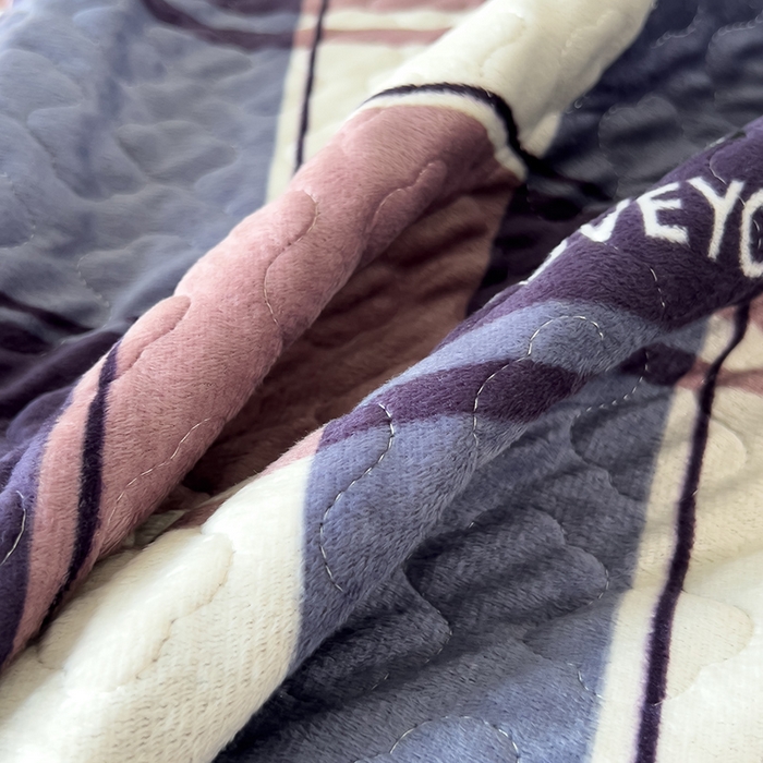 91家纺网 家纺一手货源 找家纺 2025新款水晶绒床单盖毯单人三件套花边毯子冬季加厚保暖双人加棉防滑绒毯 经典格子