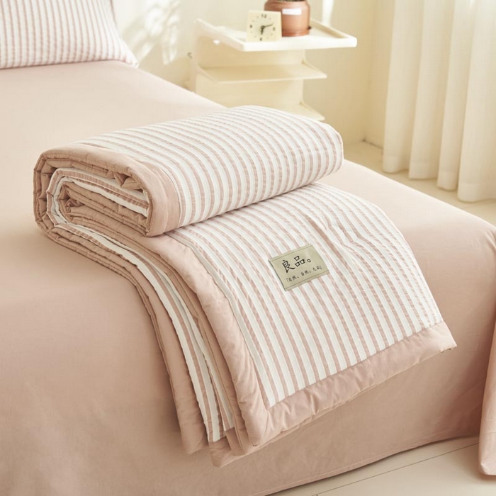 91家纺网 家纺一手货源 找家纺 子由家居 2025新款色织条纹提花大豆夏被四件套 色织条纹-豆沙