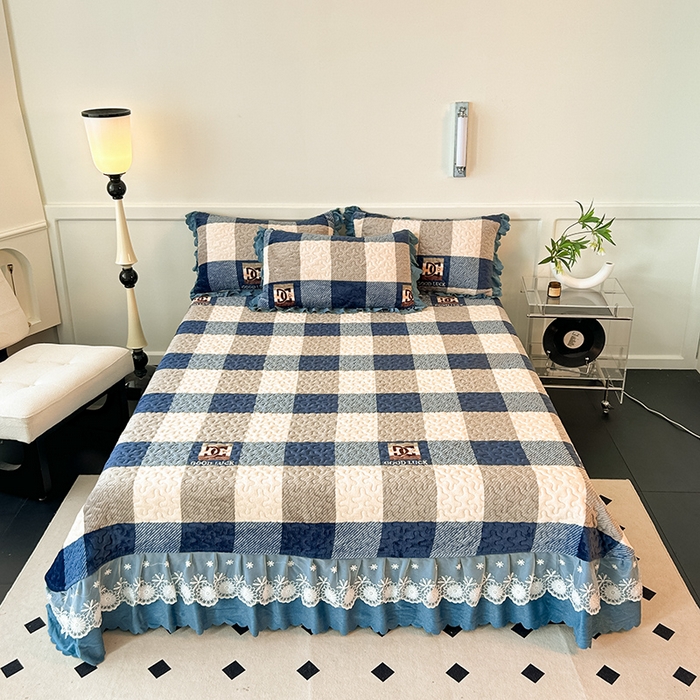 91家纺网 家纺一手货源 找家纺 珍爱家纺 2025新款冬季加厚夹棉保暖牛奶绒蕾丝花边床盖床裙单件三件套双人四件套 蓝大格