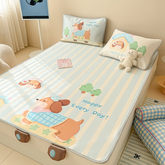 91家纺网 家纺一手货源 找家纺 慕尚家纺 2025新款凉感卡通工艺席 小腊肠