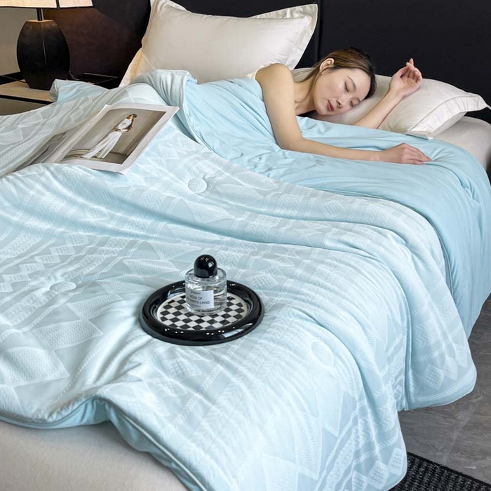91家纺网 家纺一手货源 找家纺 子由家居 2025新款凉感丝浮雕提花大豆夏被被子被芯 菱形纹-天蓝