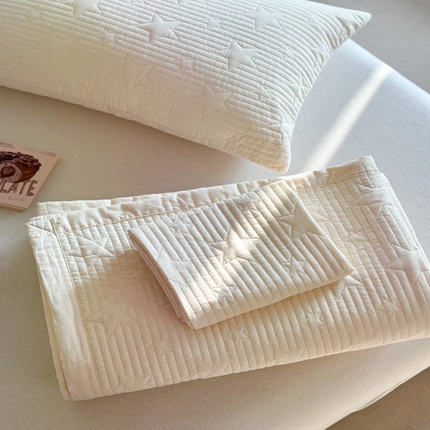 91家纺网 家纺一手货源 找家纺 （总）漫调2025新款双面全棉砂洗水洗星星绗缝床盖三件套多功能夏被