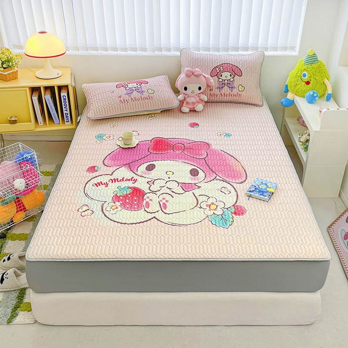 91家纺网 家纺一手货源 找家纺 米帛2025新款大版三丽鸥乳胶凉席-床笠款 草莓美乐蒂