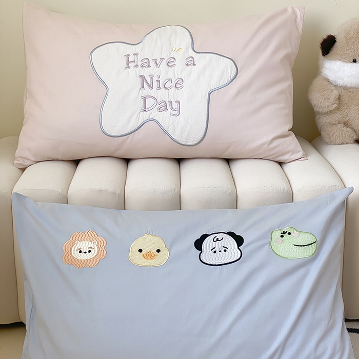 91家纺网 家纺一手货源 找家纺 （总）星野 2025新款40支斜纹全棉精致刺绣四件套-可爱小站(送抱枕)