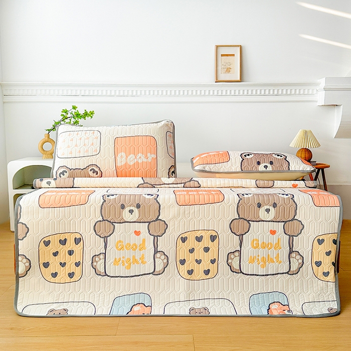 91家纺网 家纺一手货源 找家纺 悦织湾家纺 2025新款床单款乳胶席三件套印花纯色冰丝凉感夏凉席 饼干熊