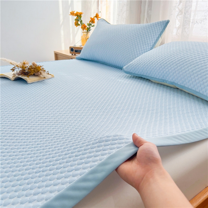 91家纺网 家纺一手货源 找家纺 喜居 2025新款无印风豆豆席宽边平席冰豆豆凉豆豆凉席 海盐蓝