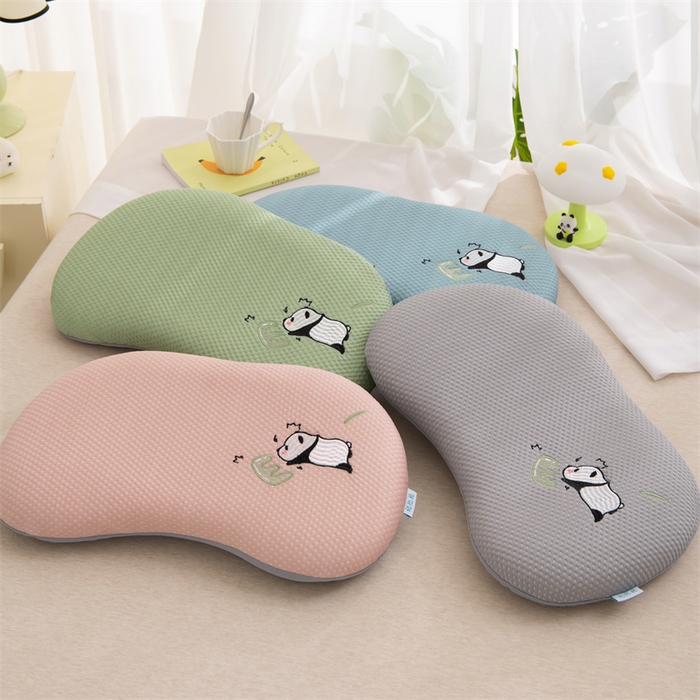 91家纺网 家纺一手货源 找家纺 芯洲 2025新款凉感记忆棉枕头儿童学生夏季冰丝凉枕护颈透气慢回弹记忆枕 梦乐园-蓝  25*50cm