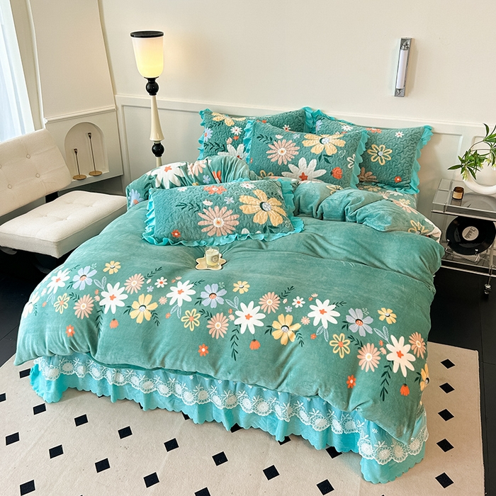 91家纺网 家纺一手货源 找家纺 珍爱家纺 2025新款冬季加厚夹棉保暖牛奶绒蕾丝花边床盖床裙单件三件套双人四件套 花颜绽放