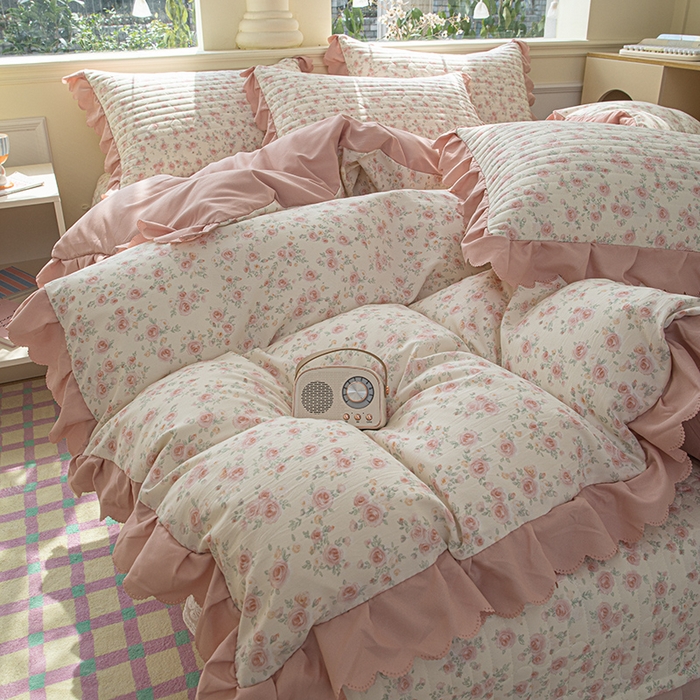 91家纺网 家纺一手货源 找家纺 珍爱家纺 2025新款A类针织棉双层纱夹棉床盖床裙花边单件三件四件套 春色满园