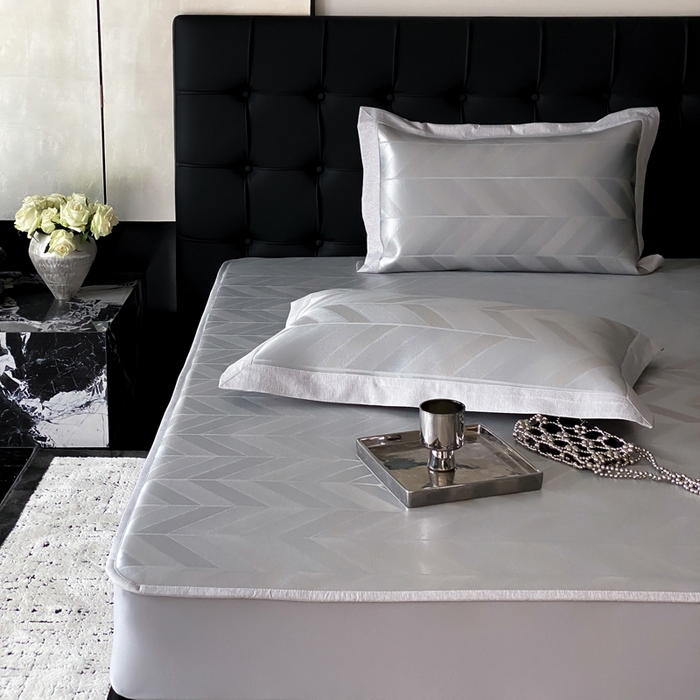 91家纺网 家纺一手货源 找家纺 由有家居 2025新款A类轻奢高精密7A抗菌色织可水洗冰丝床笠款凉席三件套 洛可