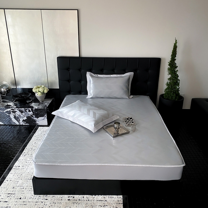 91家纺网 家纺一手货源 找家纺 由有家居 2025新款A类轻奢高精密7A抗菌色织可水洗冰丝床笠款凉席三件套 洛可