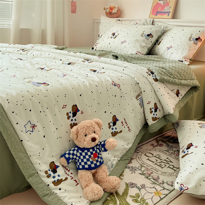 91家纺网 家纺一手货源 找家纺 盛秋家纺 2026新款A类水洗棉豆豆夏被系列 腊肠狗+明灰