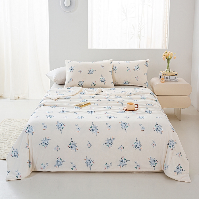 91家纺网 家纺一手货源 找家纺 欧雅搁家纺 2025新款3D数码印花有氨冷感冰激淋凉感丝夏被空调被大豆纤维被子夏凉被 月夕华晨