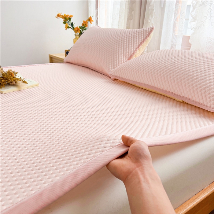 91家纺网 家纺一手货源 找家纺 喜居 2025新款无印风豆豆席宽边平席冰豆豆凉豆豆凉席 浅妃粉