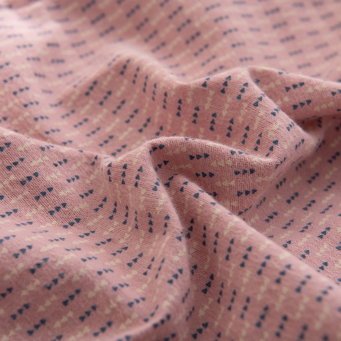 91家纺网 家纺一手货源 找家纺 芯洲 2025年新款荞麦枕年年有鱼水洗棉工艺枕抱枕萌趣枕芯荞麦枕 年年有鱼-海棠粉  24*55cm