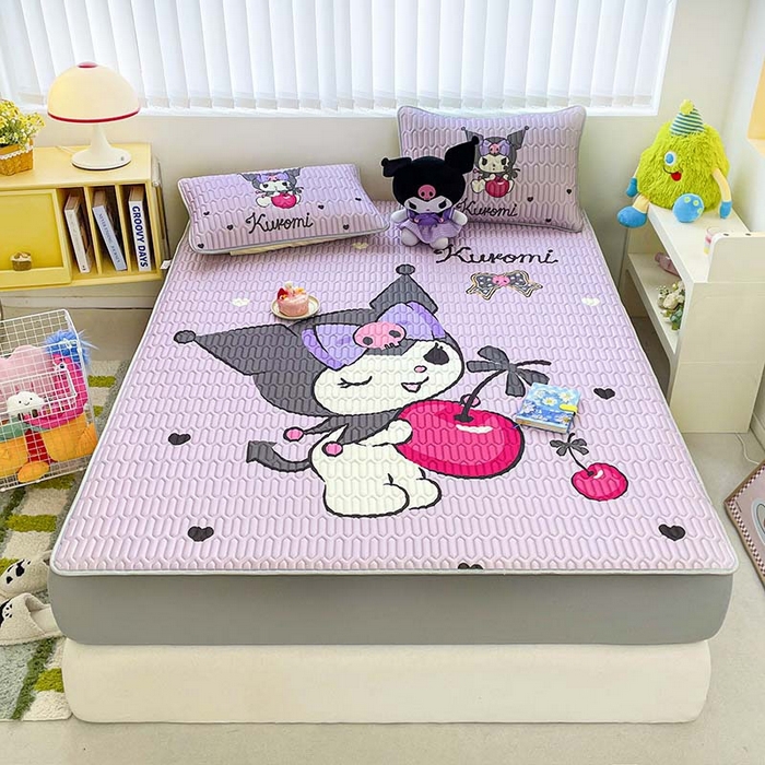 91家纺网 家纺一手货源 找家纺 米帛家纺2025新款大版三丽鸥乳胶凉席-绑带款 樱桃库洛米