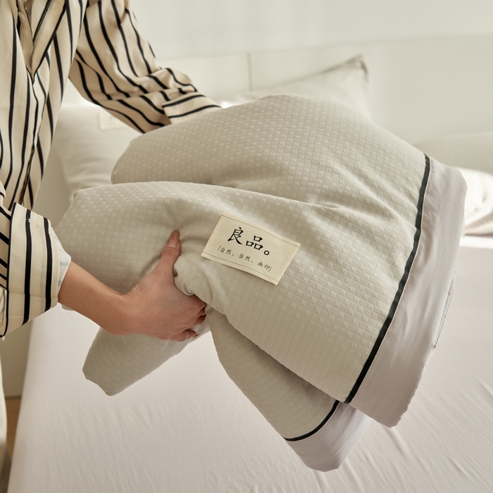 91家纺网 家纺一手货源 找家纺 子由家居 2025新款雪花棉提花大豆被被子被芯 雪花棉-浅灰