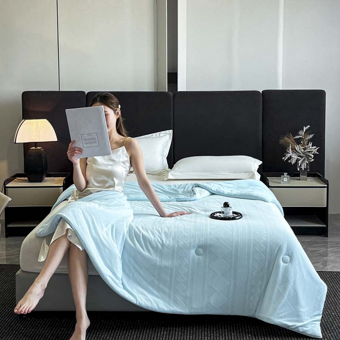 91家纺网 家纺一手货源 找家纺 子由家居 2025新款凉感丝浮雕提花大豆夏被被子被芯 菱形纹-天蓝