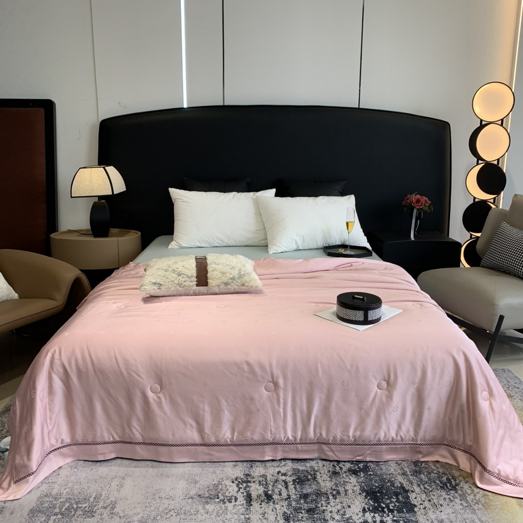 91家纺网 家纺一手货源 找家纺 奈萝家纺 2025新款60S天丝提花夏凉被空调被子被芯 贝壳粉