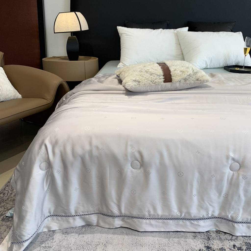 91家纺网 家纺一手货源 找家纺 奈萝家纺 2025新款60S天丝提花夏凉被空调被子被芯 典雅灰