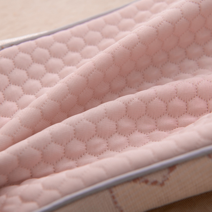 91家纺网 家纺一手货源 找家纺 芯洲 2025年新款荞麦枕颈椎枕凉感冰豆豆夏季时尚护颈枕 冰感豆颈椎枕-粉  20*50cm