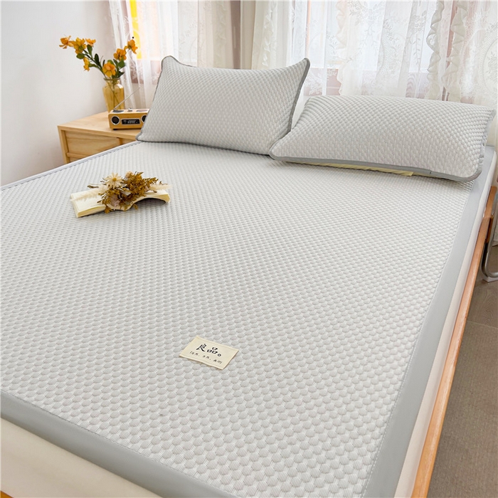 91家纺网 家纺一手货源 找家纺 喜居 2025新款无印风豆豆席宽边平席冰豆豆凉豆豆凉席 椰子灰