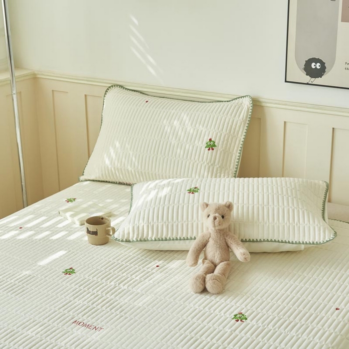 91家纺网 家纺一手货源 找家纺 子由家居 2025新款水洗邹邹纱小清新床盖 床盖-圣诞树