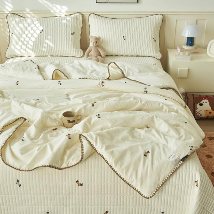 91家纺网 家纺一手货源 找家纺 子由家居 2025新款水洗邹邹纱小清新大豆纤维夏被被子被芯 夏被-腊肠狗