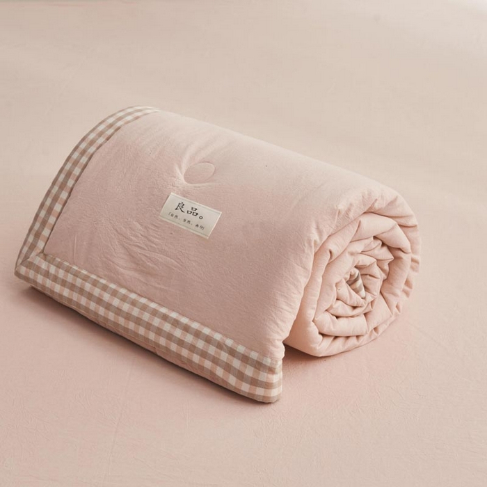 91家纺网 家纺一手货源 找家纺 子由家居 2025新款水洗棉棋盘格织标大豆纤维夏被被子被芯 棋盘格边夏被-浅粉