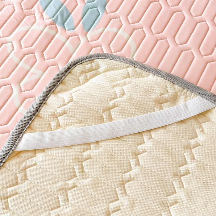 91家纺网 家纺一手货源 找家纺 悦织湾家纺 2025新款床单款乳胶席三件套印花纯色冰丝凉感夏凉席 一支莲粉