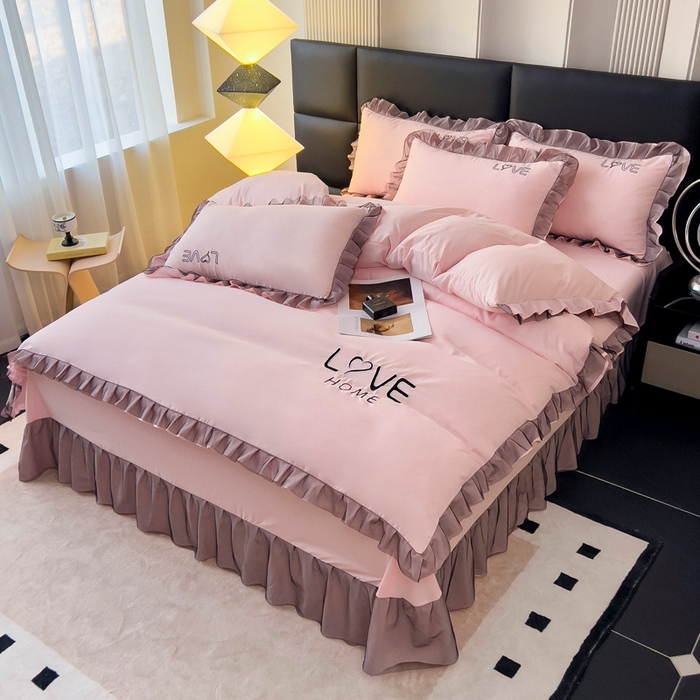 91家纺网 家纺一手货源 找家纺 找底底 2025新款亲肤舒适云朵棉刺绣四件套 浅粉