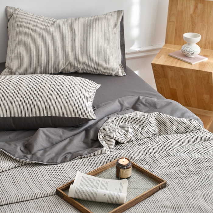 91家纺网 家纺一手货源 找家纺 2025新款原创侘寂系列全棉夏被-夏被四件套 茉系灰白