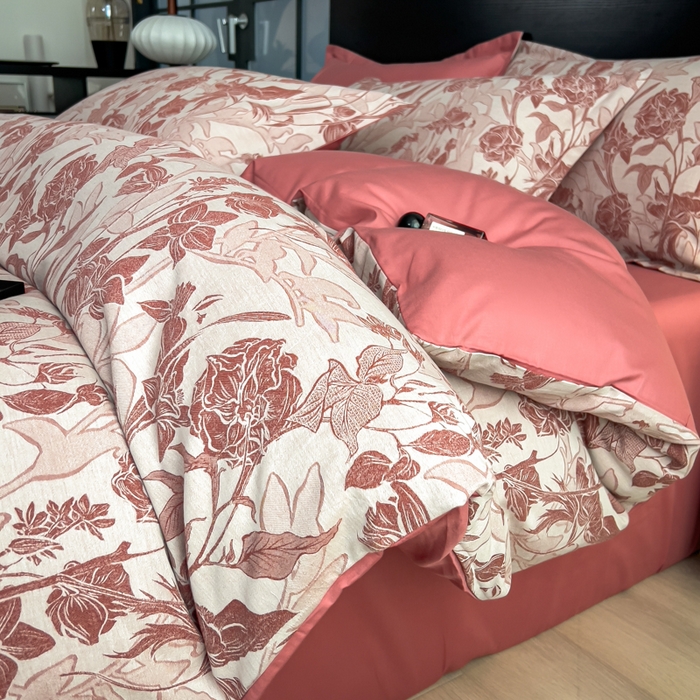 91家纺网 家纺一手货源 找家纺 倾慕家纺 2025新款60S提花全棉单品被套 洛丽塔红