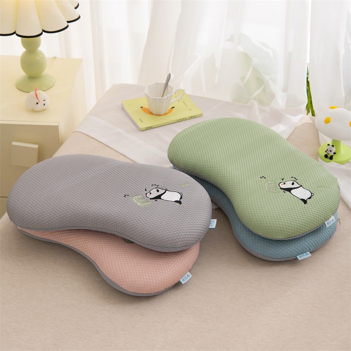 91家纺网 家纺一手货源 找家纺 芯洲 2025新款凉感记忆棉枕头儿童学生夏季冰丝凉枕护颈透气慢回弹记忆枕 梦乐园-蓝  25*50cm