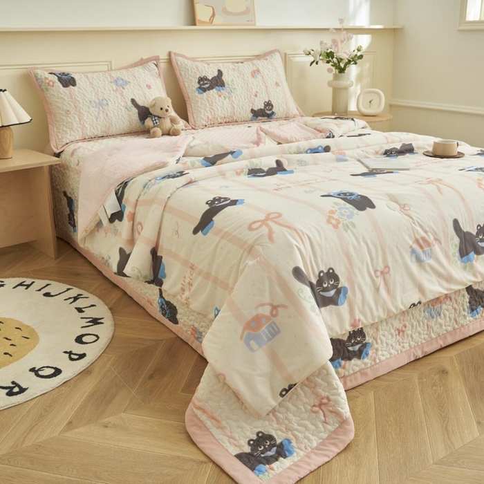 91家纺网 家纺一手货源 找家纺 子由家居 2025新款凉感丝豆豆夏被四件套 凉感豆豆被-喵星人