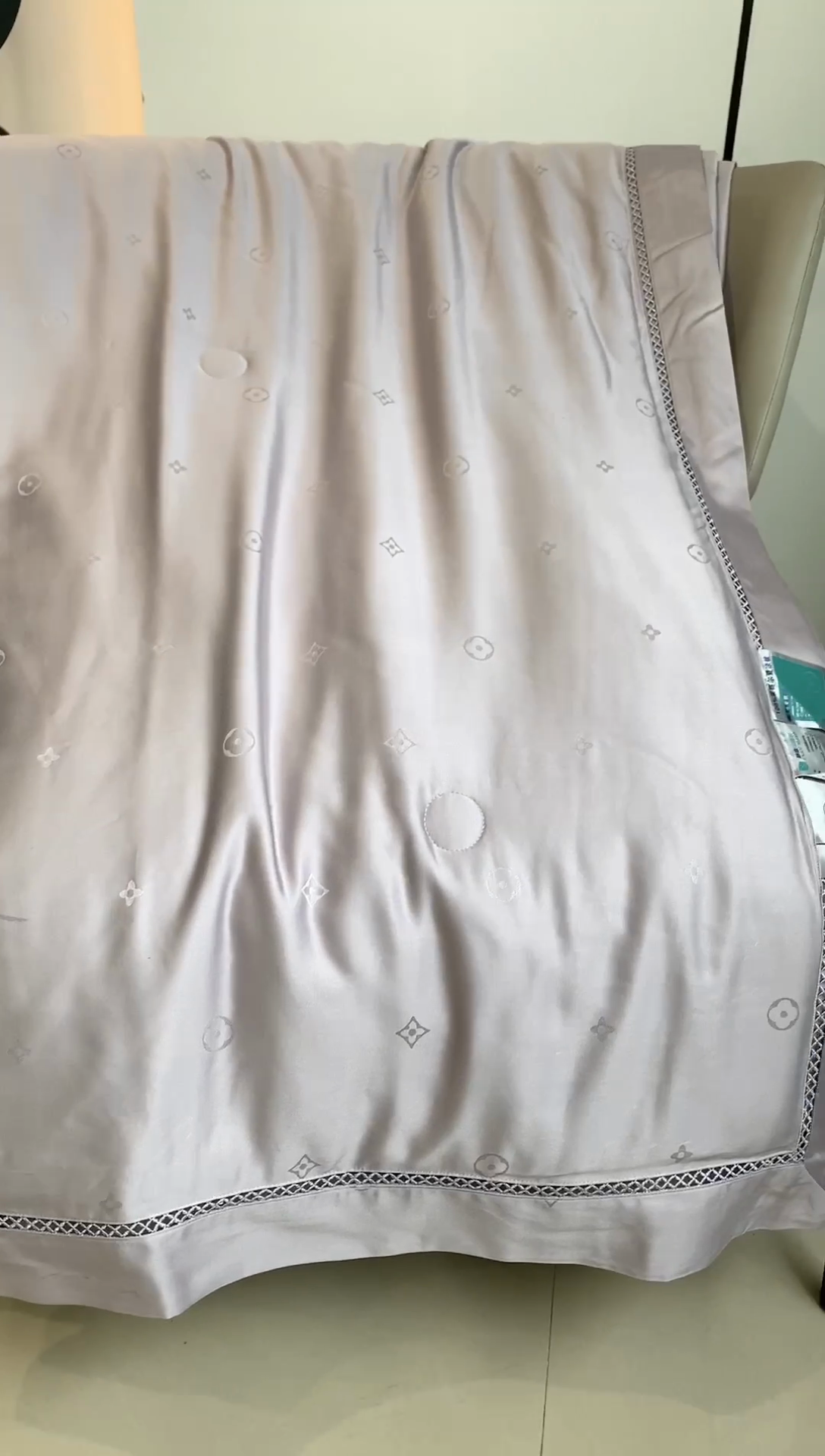 91家纺网 家纺一手货源 找家纺 奈萝家纺 2025新款60S天丝提花夏凉被空调被子被芯 烟熏紫