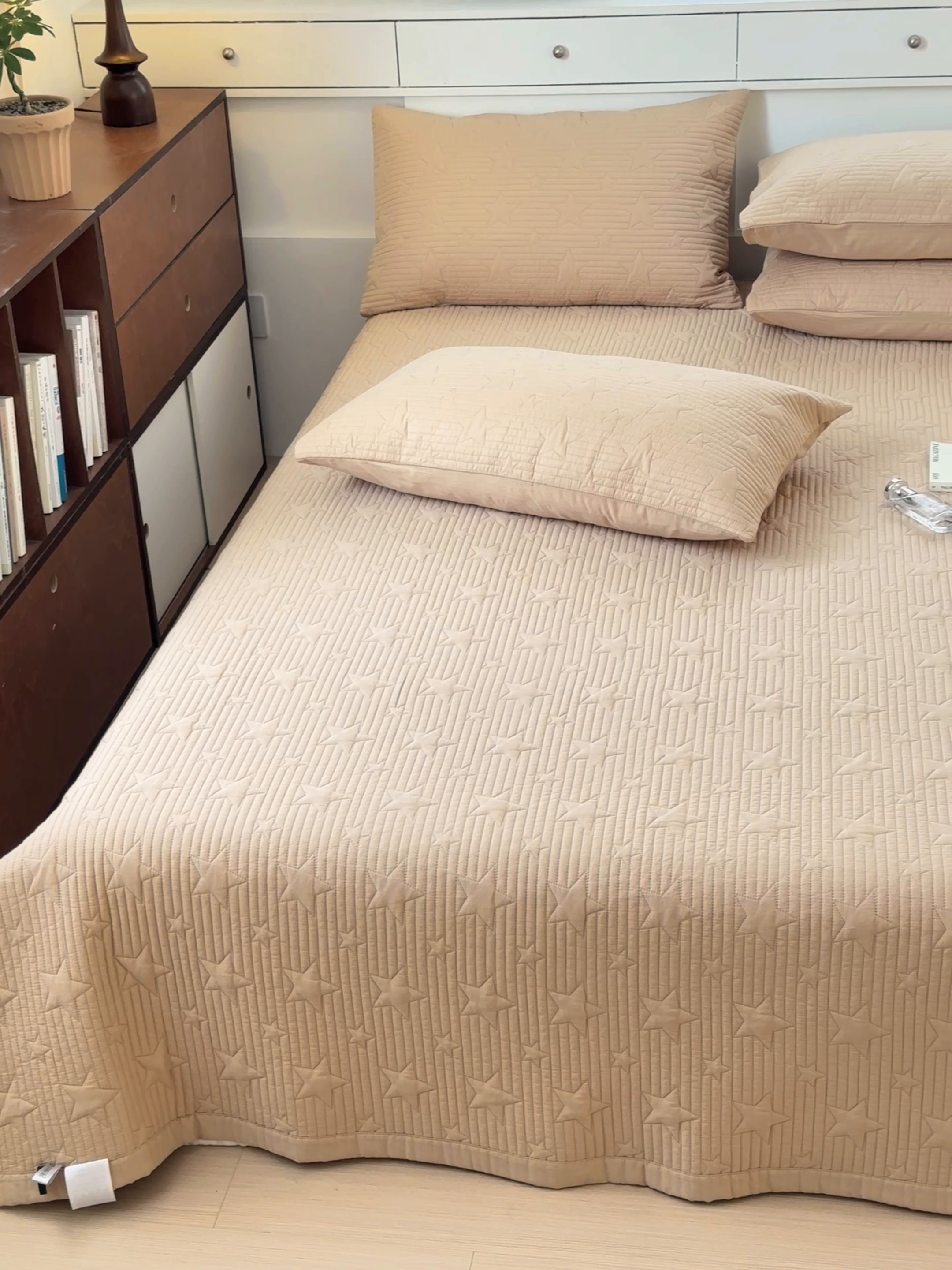 91家纺网 家纺一手货源 找家纺 （总）漫调2025新款双面全棉砂洗水洗星星绗缝多功能夏被床盖三件套