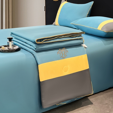 91家纺网 家纺一手货源 找家纺 缦纱 2025新款清凉舒适水洗冰丝双拼亮钻夏被 星空蓝