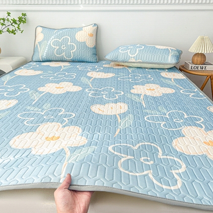 91家纺网 家纺一手货源 找家纺 悦织湾家纺 2025新款床单款乳胶席三件套印花纯色冰丝凉感夏凉席 一支莲兰