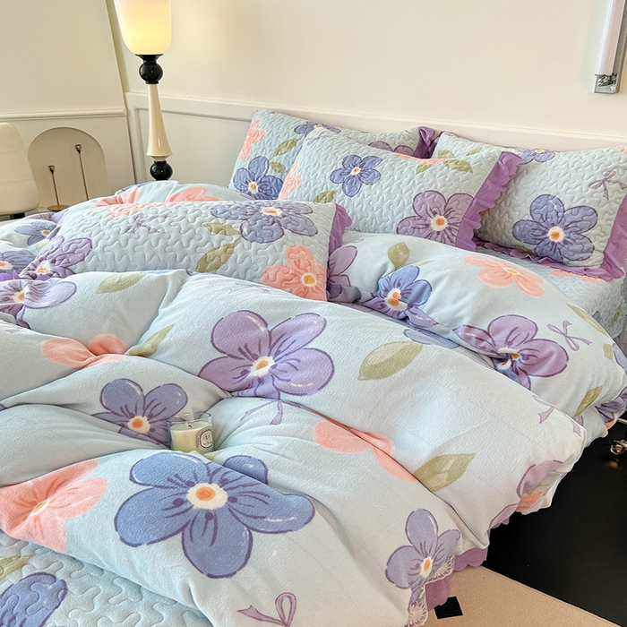 91家纺网 家纺一手货源 找家纺 珍爱家纺 2025新款冬季加厚夹棉保暖牛奶绒蕾丝花边床盖床裙单件三件套双人四件套 梦境花园