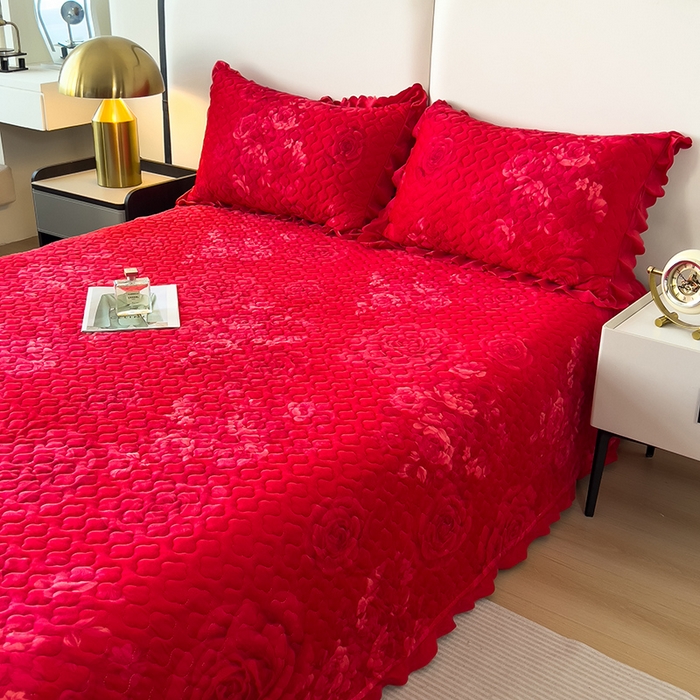 91家纺网 家纺一手货源 找家纺 2025新款水晶绒床单盖毯单人三件套花边毯子冬季加厚保暖双人加棉防滑绒毯 大红牡丹