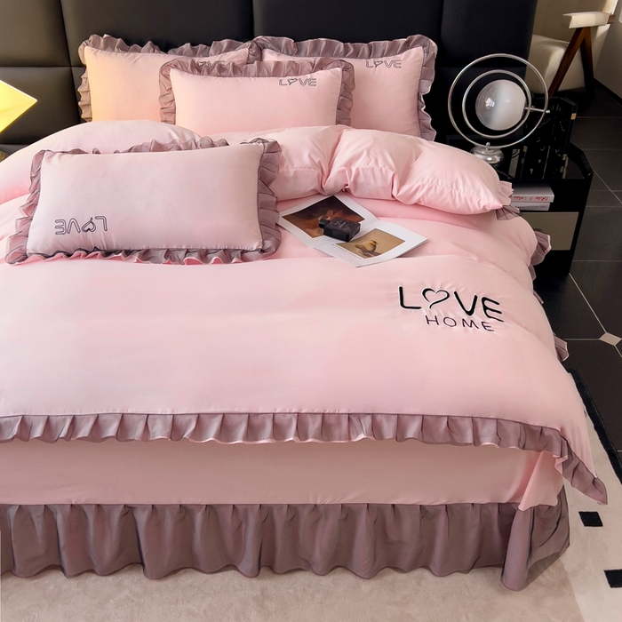 91家纺网 家纺一手货源 找家纺 找底底 2025新款亲肤舒适云朵棉刺绣四件套 浅粉