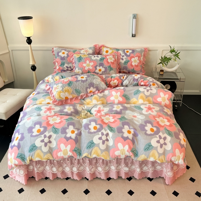 91家纺网 家纺一手货源 找家纺 珍爱家纺 2025新款冬季加厚夹棉保暖牛奶绒蕾丝花边床盖床裙单件三件套双人四件套 莫奈花园