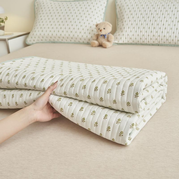 91家纺网 家纺一手货源 找家纺 子由家居 2025新款纯棉印花夹棉床盖 纯棉床盖-朵朵花蕊