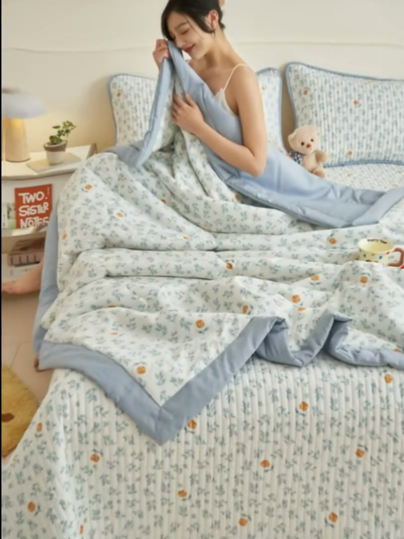 91家纺网 家纺一手货源 找家纺 子由家居 2025新款纯棉印花夹棉床盖 棉花被-花千朵